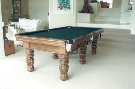 Royal Deluxe billiard table by Thompson Billiard Tables, view 4 of 7