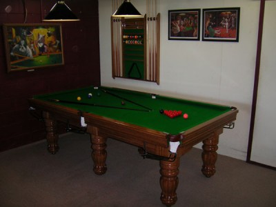 Royal Deluxe Billiard Tables by Thompson Billiard Tables